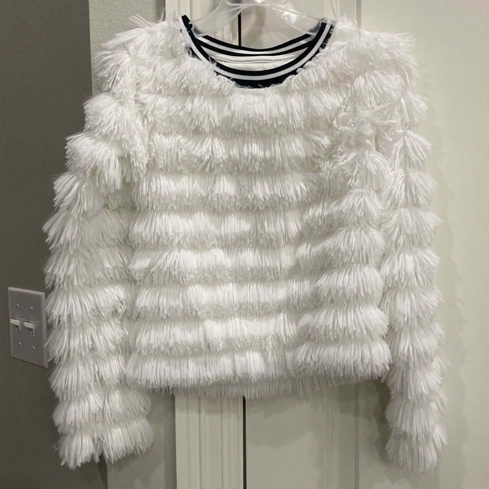 Mia New York white with black collar frayed pullover top in girls size medium GC